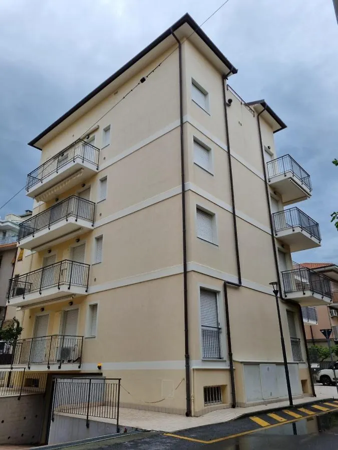 Appartamento La Mansarda Di Noi2 Spotorno 0*,
